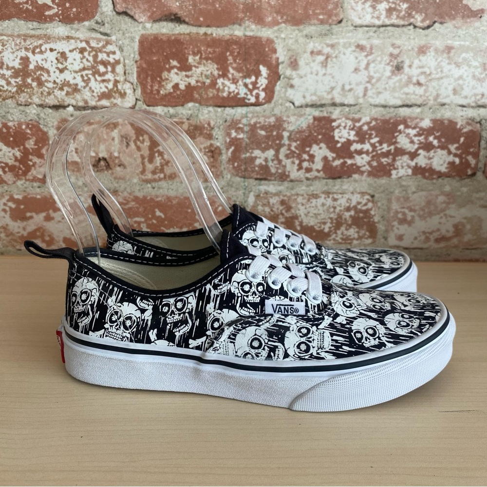 NEW Vans Youth Glow Skulls Sneakers